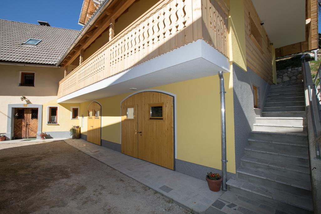 Farmhouse Pri Miklavu Bohinj Exteriör bild