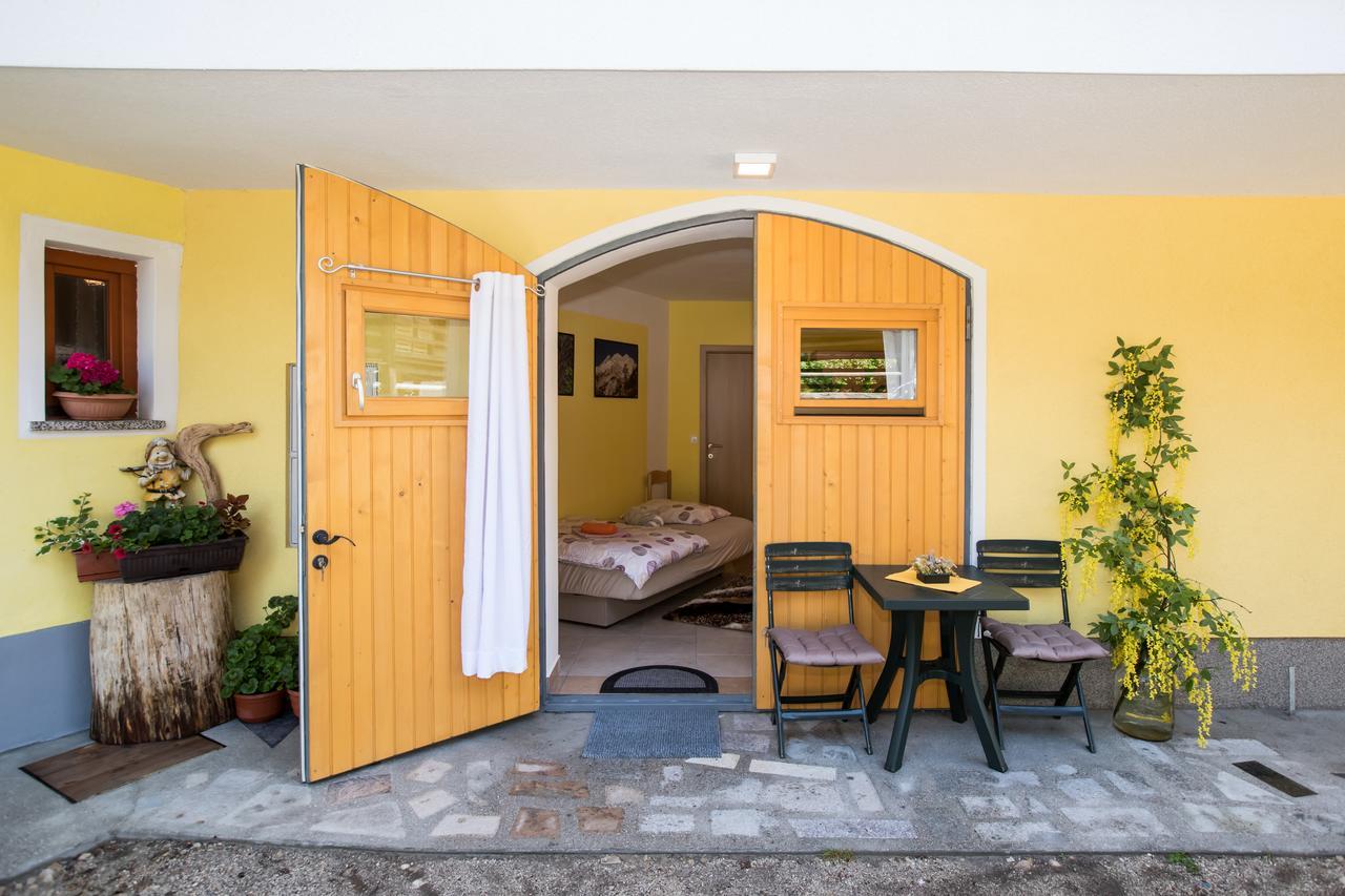 Farmhouse Pri Miklavu Bohinj Exteriör bild